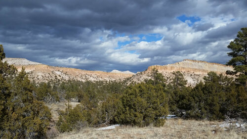 [Dramatic light in Pueblo Canyoo]