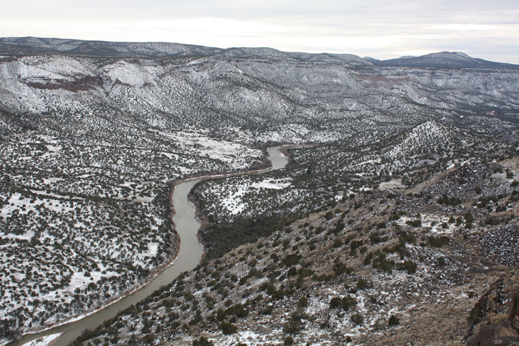 [Snowy view of the Rio Gra ...]