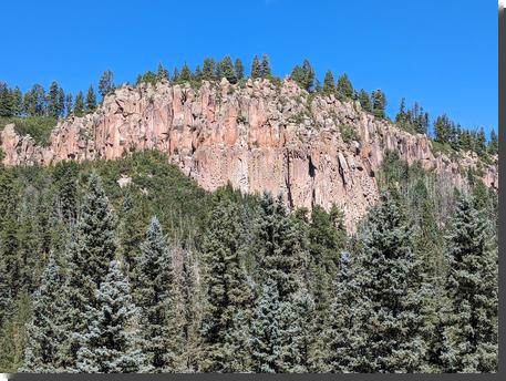 [Rock wall on the way to San Antonio Hot Springs]