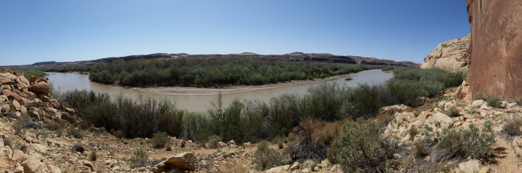 [Panorama along the San Ju ...]