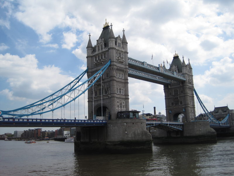 [Tower Bridge central section]