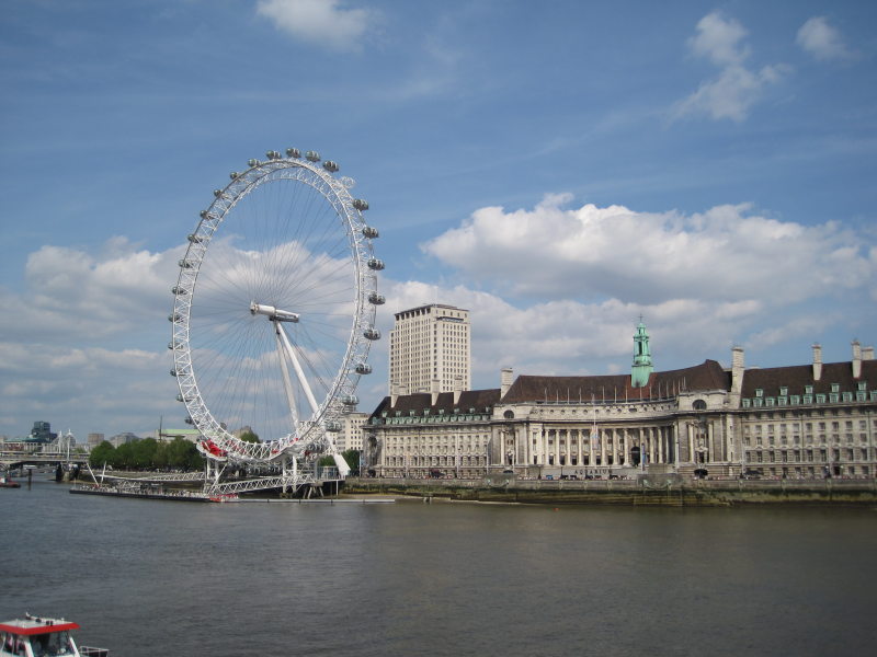 [London Eye (a huge ferris ...]