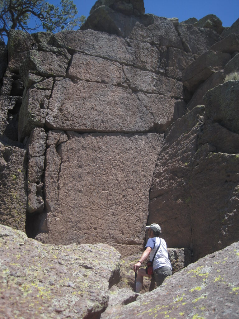 [Dave finds petroglyphs on ...]